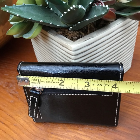 Kenneth Cole Reaction Compact Tri-Fold Wallet - Black Patent & White Stitching - Picture 7 of 8